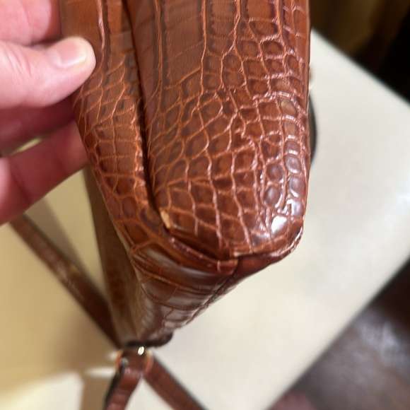 Dana Buckman Crossbody - Picture 5 of 7